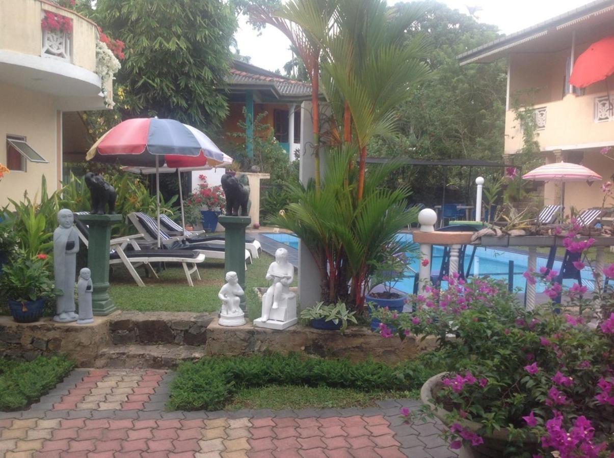 Hilda Guest House Hikkaduwa Bagian luar foto
