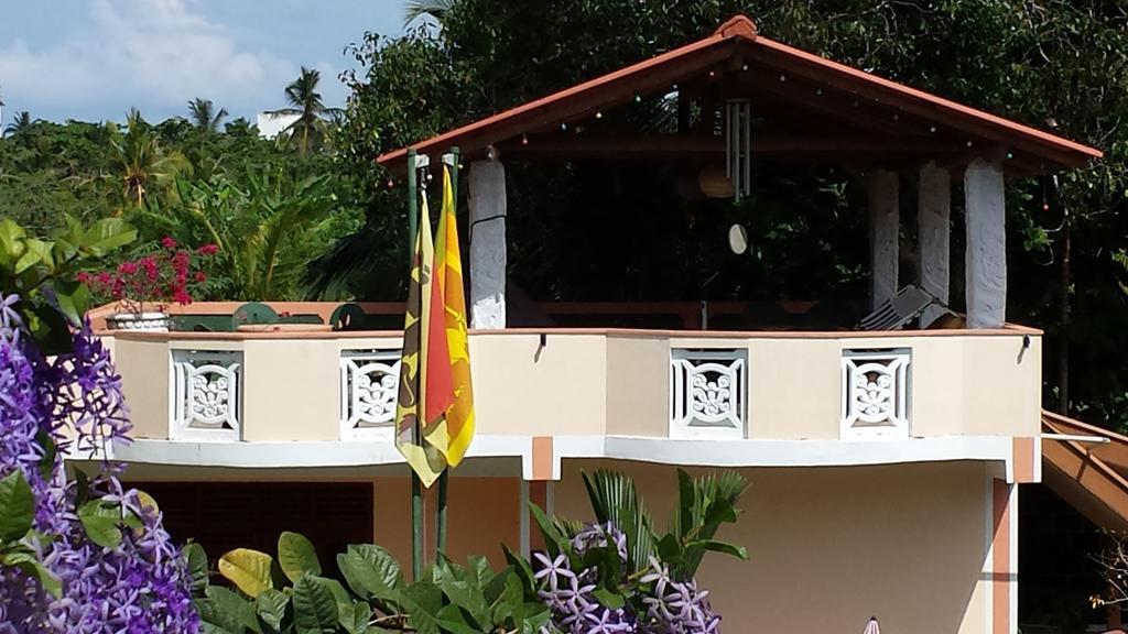 Hilda Guest House Hikkaduwa Bagian luar foto
