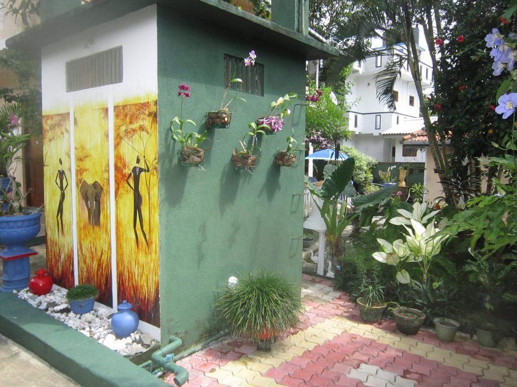 Hilda Guest House Hikkaduwa Bagian luar foto