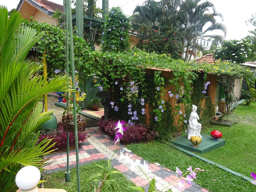 Hilda Guest House Hikkaduwa Bagian luar foto
