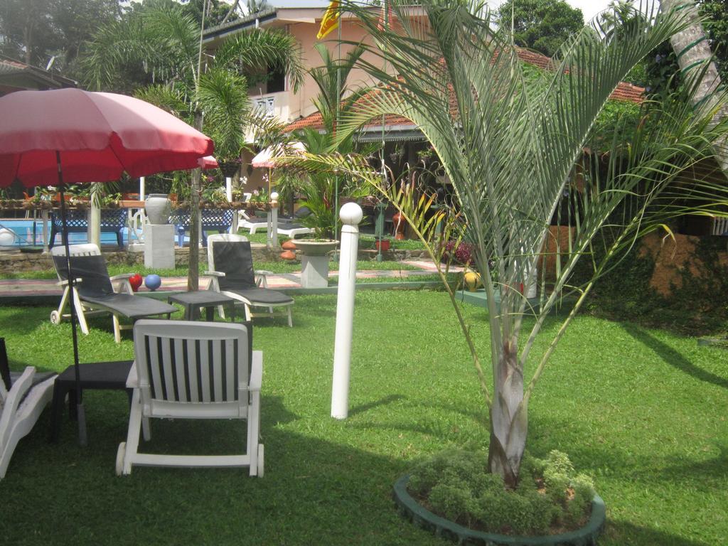 Hilda Guest House Hikkaduwa Bagian luar foto