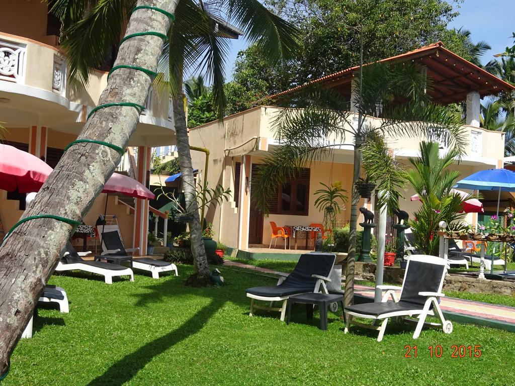 Hilda Guest House Hikkaduwa Bagian luar foto
