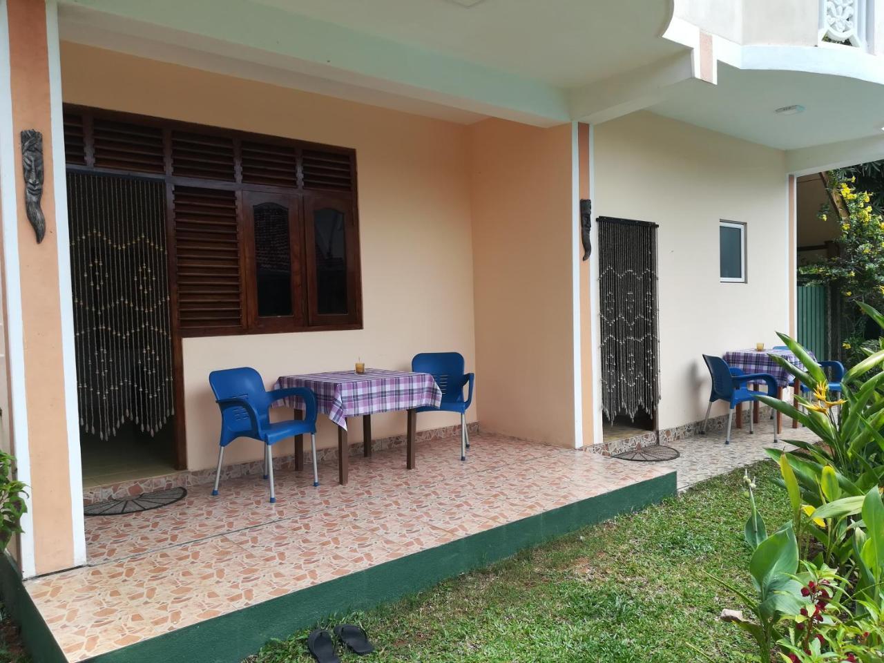Hilda Guest House Hikkaduwa Bagian luar foto