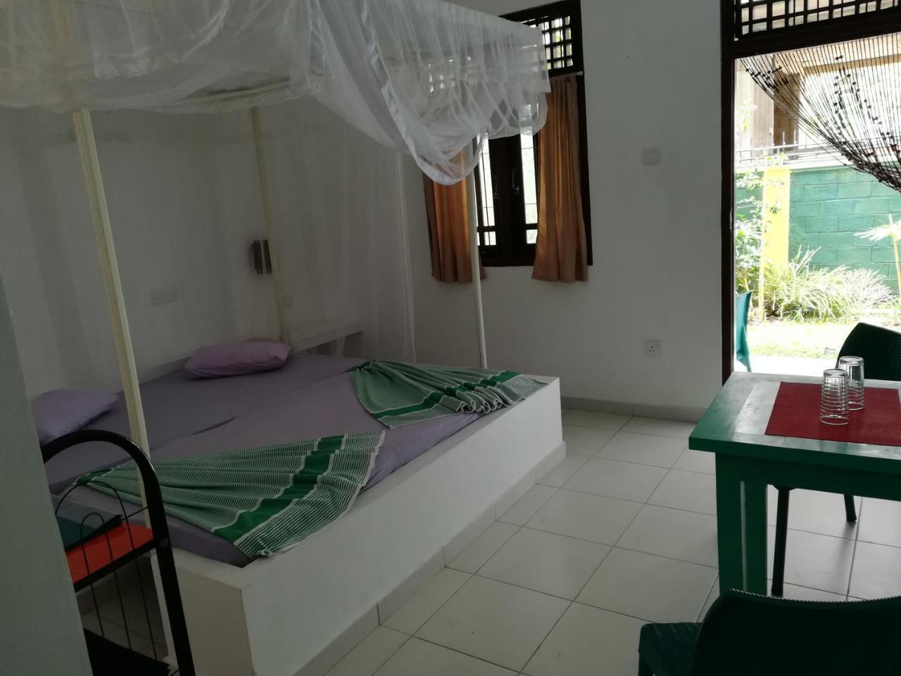 Hilda Guest House Hikkaduwa Bagian luar foto